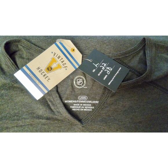 Chicago Blackhawks NHL Women's Split Neck Shirt Large - Picture 4 of 4